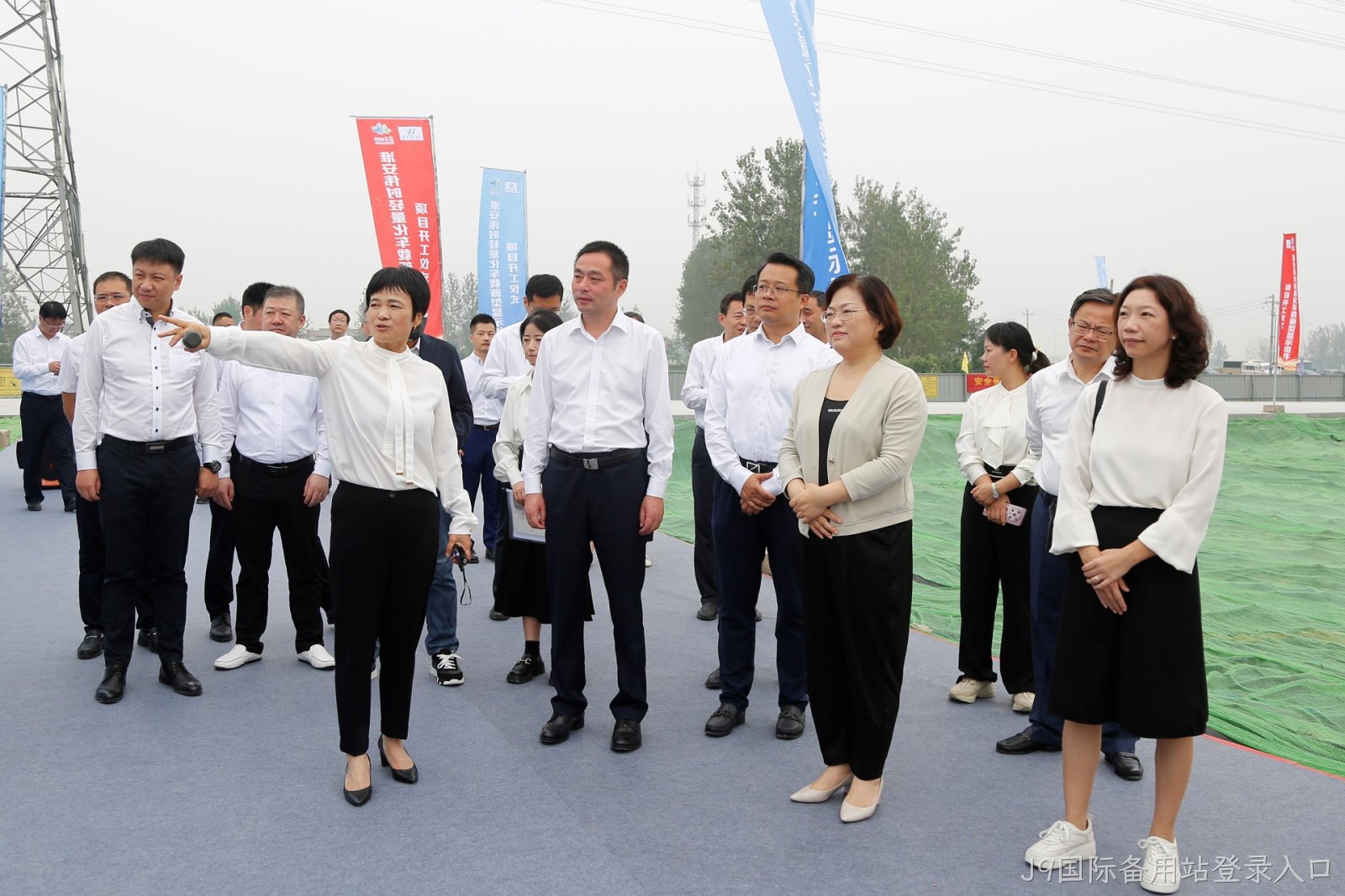淮安J9国际备用站登录入口轻量化车载新型显示组件项目开工建设3.JPG